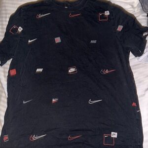 Men’s Nike shirt Size XL